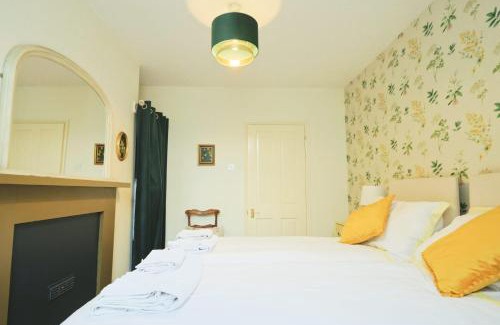 Clifton Apartment | Two Bedroom flat in Caledonia Place