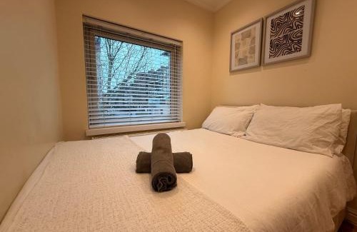 South Bermondsey Apartment | Two Bedroom Flat in the Heart of London