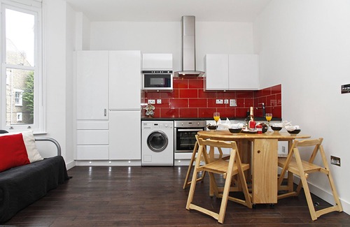 Hammersmith Broadway Apartment | Two bedroom flat with large private balcony 3