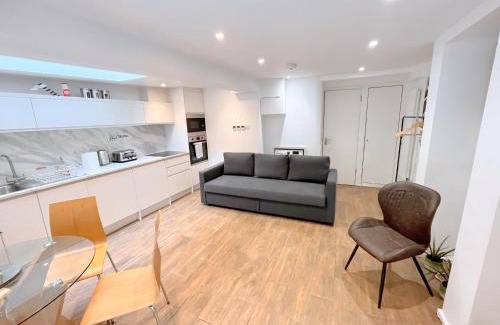Battersea Apartment | Two bedroom Flat with Private Patio in Battersea