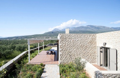 Riglia Villa | Two Bedroom Garden Villa - Iviskos