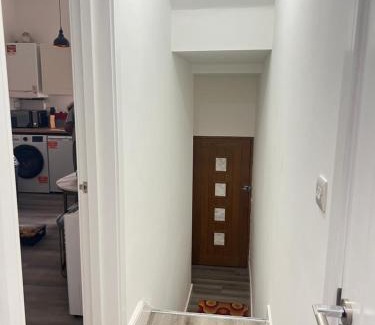 Hanwell Apartment | Two Bedroom Hanwell Modern Nest