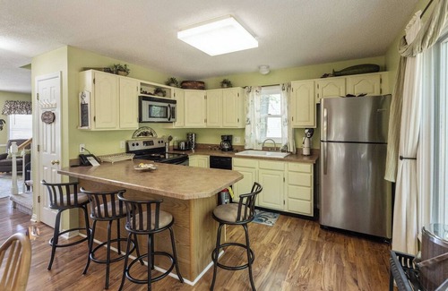 Grand Rivers Condo | Two Bedroom Harbor View Condo