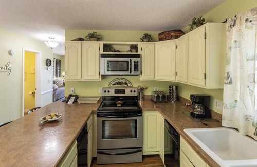Grand Rivers Condo | Two Bedroom Harbor View Condo