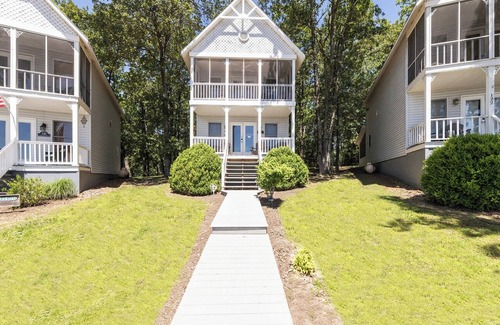 Grand Rivers Condo | Two Bedroom Harbor View Condo