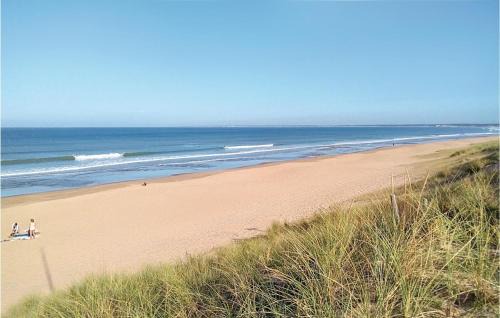 La Tranche-sur-Mer House | Two-Bedroom Holiday Home In La Tranche-Sur-Mer