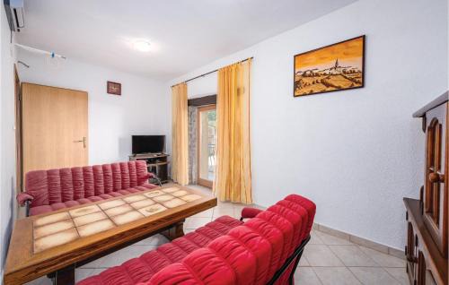 Marcenegla House | Two-Bedroom Holiday Home In Marcenagla