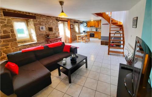 Plouhinec House | Two-Bedroom Holiday Home In Plouhinec
