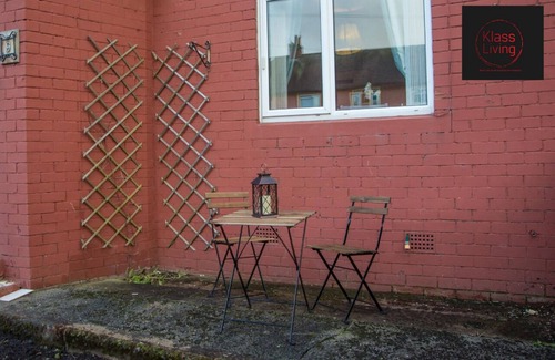 Hamilton House | Two Bedroom House by Klass Living Serviced Accommodation Hamilton - Kenmar House With Parking & WiFi