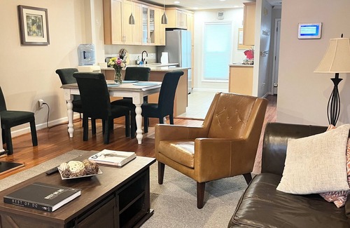 Buzzard Point House | Two-bedroom house walk to National Mall, Smithsonian, or Nationals Baseball game