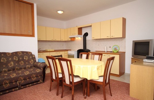 Seline Apartment | Two bedroom apartment with terrace Seline, Paklenica (A-6604-a)