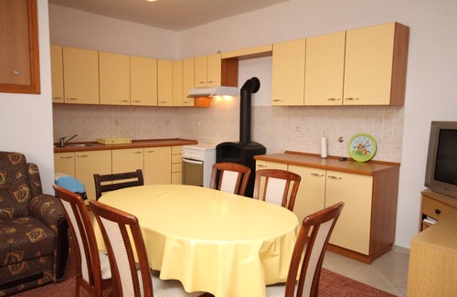 Seline Apartment | Two bedroom apartment with terrace Seline, Paklenica (A-6604-a)