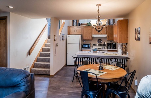 The Galena Territory House | Two Bedroom + LOFT, Cozy Golf View Villa, Fast WiFi