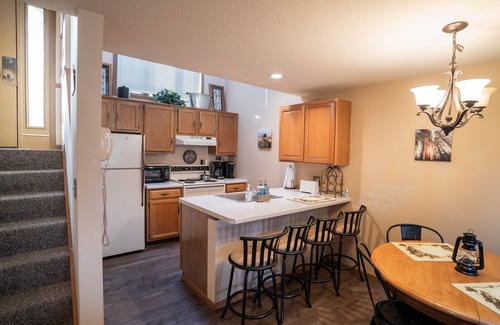 The Galena Territory House | Two Bedroom + LOFT, Cozy Golf View Villa, Fast WiFi