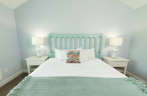 Lackey Resort | Two Bedroom Luxury Cottage, Williamsburg, Virginia (1907215)