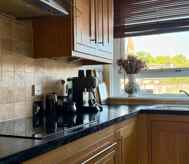 North West Apartment | Two bedroom maisonette in the heart of the West End