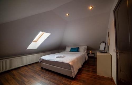 Baia Mare Apartment | Two Bedroom Niagara Apartment