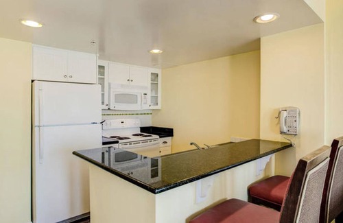 Northeast Virginia Beach Resort | Two Bedroom, Ocean Front, Luxury Condo, Virginia Beach, VA 3990006