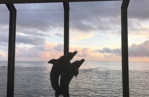 Mokuleia Condo | Two Bedroom Ocean Front Condo in Waialua. Awesome 180 degree view of the ocean.