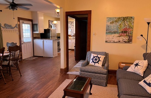 Craven County Cottage | Two-bedroom/one bath cottage with dock