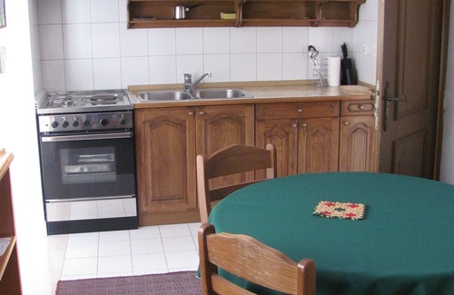Medvinjak Apartment | Two-bedroom Penthouse Apartment With Balcony and Sea View