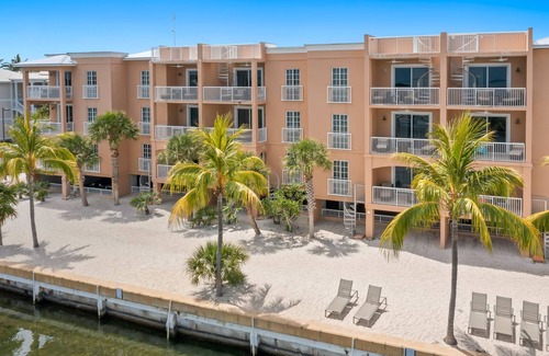Key West Apartment | Two Bedroom Residence With Balcony