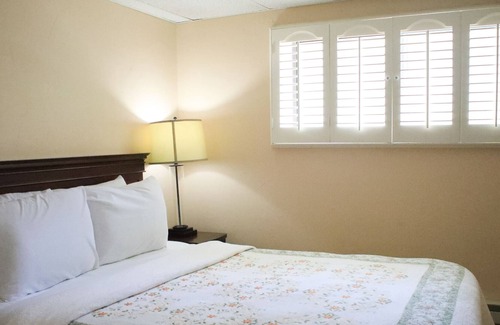 Northeast Carmel Cabin | Two Bedroom Suite With Kitchenette