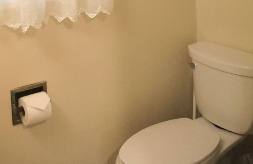 Northeast Carmel Cabin | Two Bedroom Suite With Kitchenette