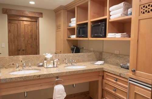Deer Valley Apartment | Two Bedroom Suite 2 Apartment Hotel by RedAwning