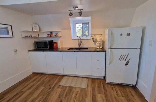 Mount Pleasant Apartment | Two bedroom suite in the heart of Vancouver