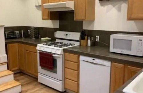 Pearl District Apartment | Two Bedroom Unit in basement of Victorian