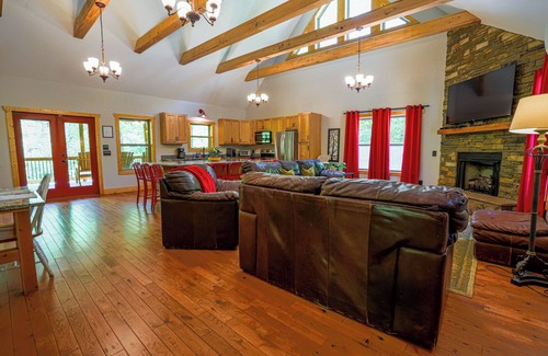 Dahlonega Cabin | Two Cabins with Hot Tubs-Playset/Sleeps 22/7 Acres