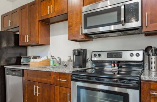 Music Row Apartment | TWO Cozysuites Classy Music Row Condos w Parking
