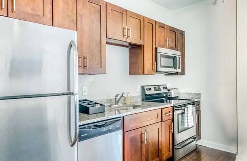 Music Row Apartment | TWO Cozysuites Spacious Music Row Condos w Parking