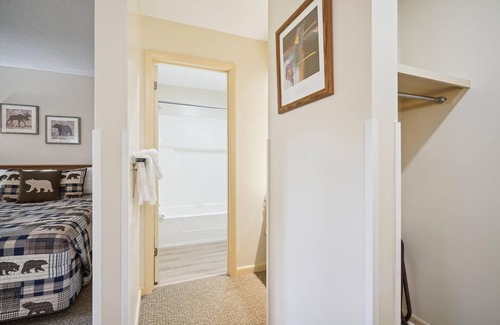 West Bridgewater Hotel | Two Double Bed Standard Hotel Room with outdoor heated pool 101