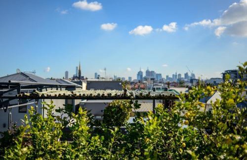 Richmond House | TWO FIVE ZERO RICHMOND four bedroom cityviews lockup garage