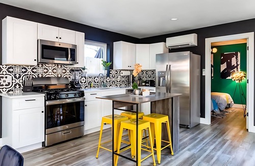 East Cesar Chavez House | Two-home 3rd St - Estate 6th Street - 4 min Walk
