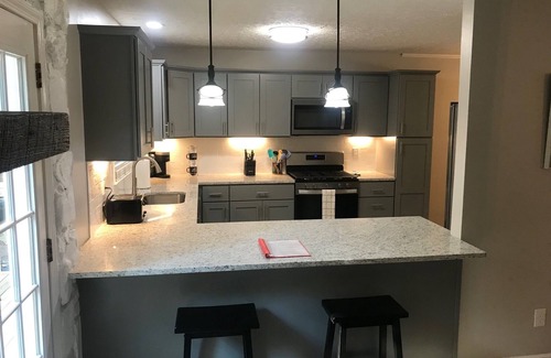 Woodstock House | Two Kings & a Queen-Woodstock Extended Stay