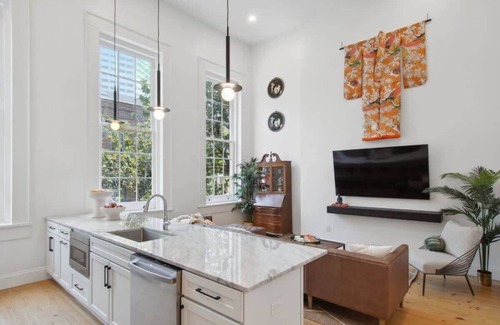 Central Business District Hotel | Two Luxe CBD Condos | Near French Quarter