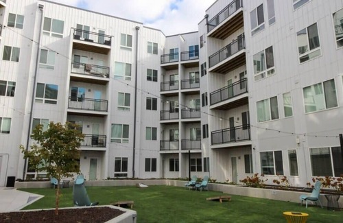 Central Business District Apartment | TWO Luxe CozySuites in Downtown Cincy