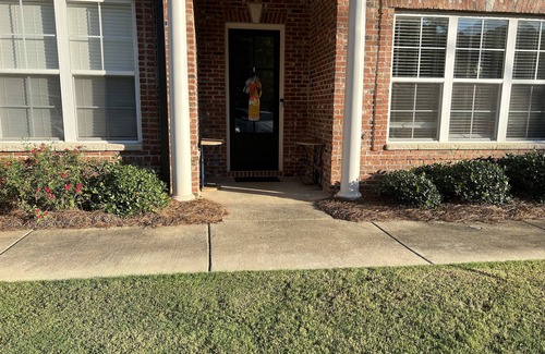 Oxford House | Two Miles from Ole Miss Campus! Beautiful, serene neighborhood!