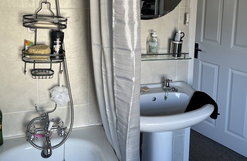 Rugby House | Two-minute walk to town centre, 7-minute walk to train station .