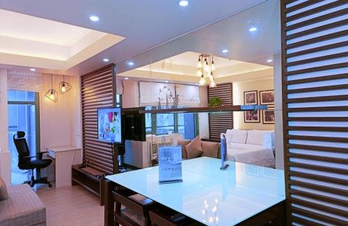 Pasay Apartment | Two Palmtree Villas Across Manila Airport Terminal 3 -JJRMK Condotel