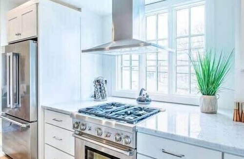 Hillsboro West End House | Two Premium Houses! 24 Beds! Prime Location! Game