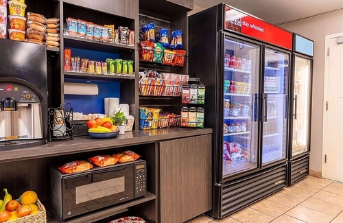 Salt Lake City Hotel | TWO Relaxing 1BR Suite with Private Kitchen, Pet-friendly, Free Airport Shuttle!