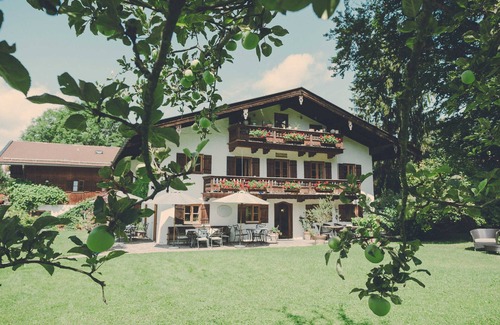 Tegernsee House | Two-room apartment Zwoats Dahoam - Der Lederer Hof - Boutique Hotel &