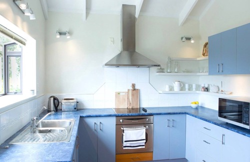 Onetangi Cottage | Two Rooms Onetangi - Onetangi Holiday Home