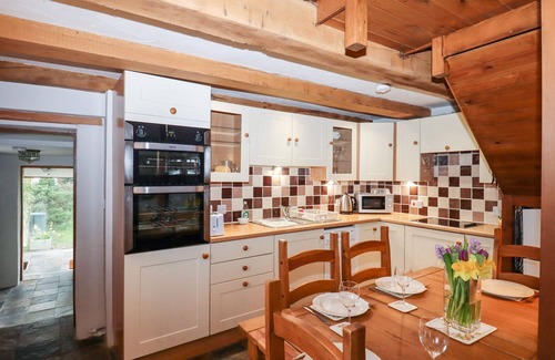 Sourton Cottage | TWO SHOES COTTAGE, pet friendly, with open fire in Sourton Down