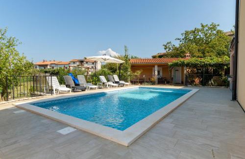 Nedescina House | Two Stone Houses Iva