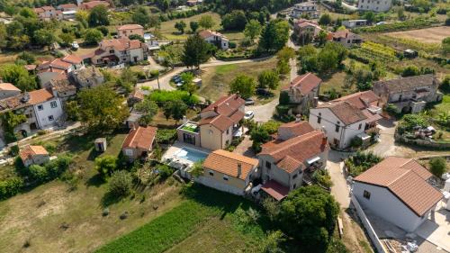 Nedescina House | Two Stone Houses Iva